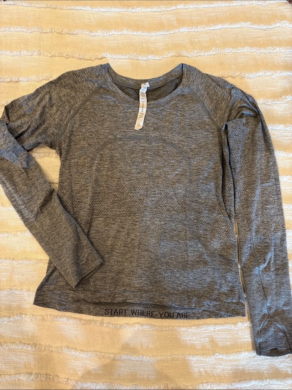 lululemon athletica Gray Long-Sleeve Crew Neck Tee